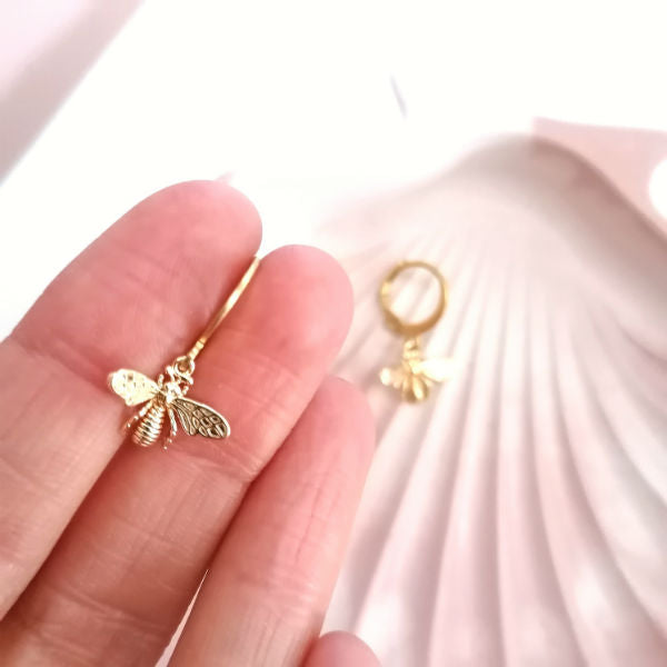 mini boucles d'oreilles abeilles